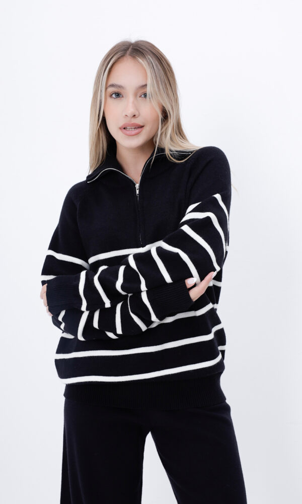 Alternative view of Sweater Crayon