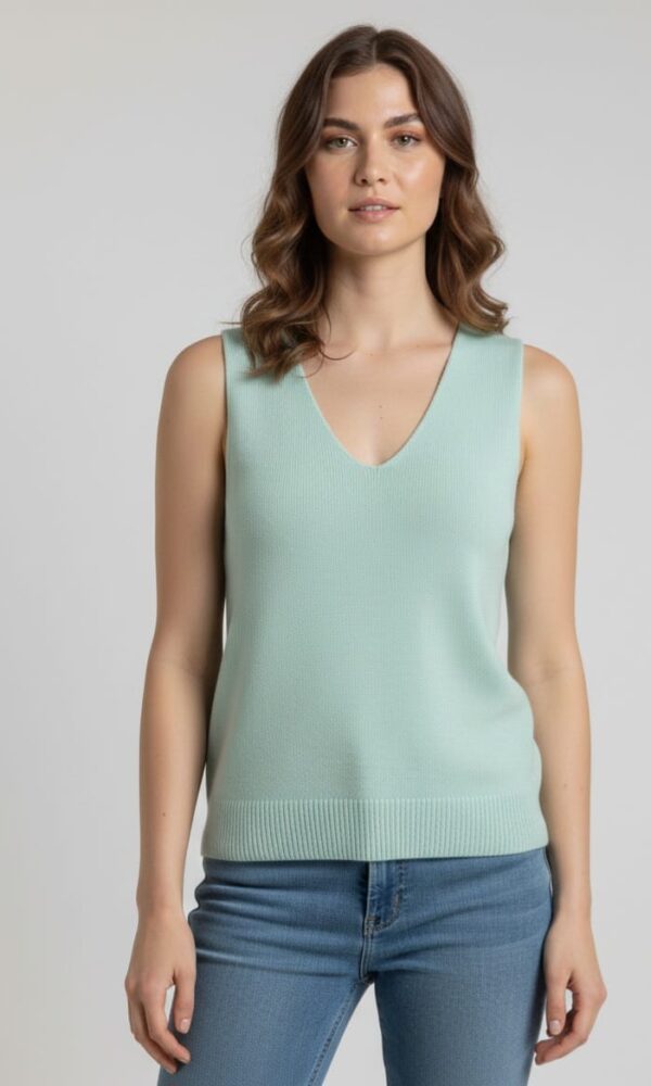 Alternative view of Top Blue Jack