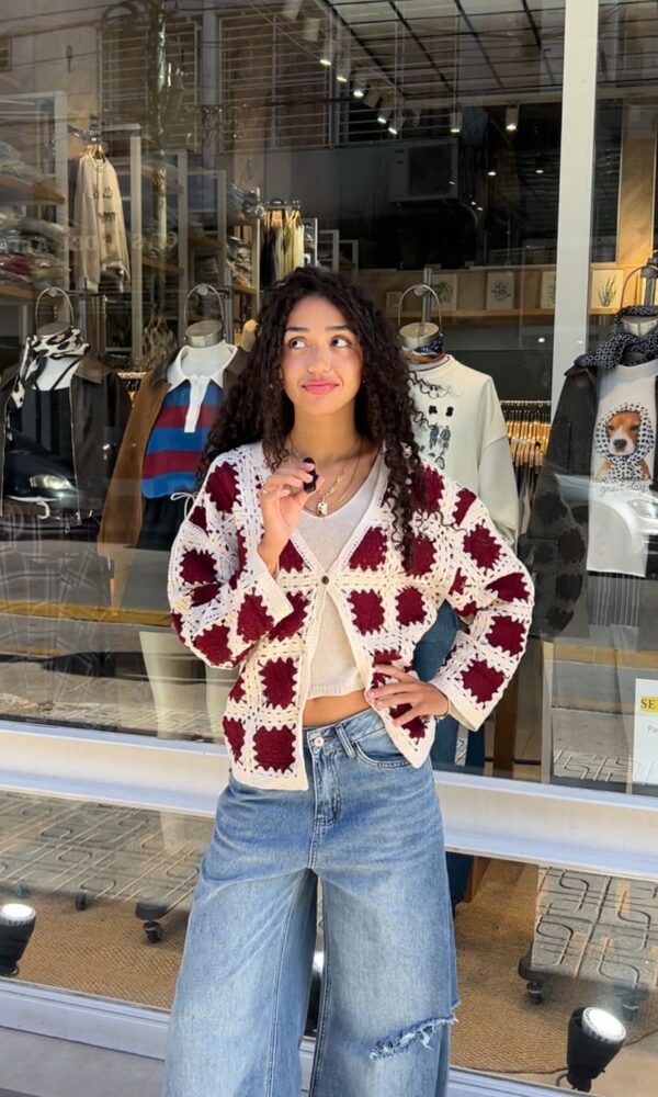 Alternative view of Saco Candy