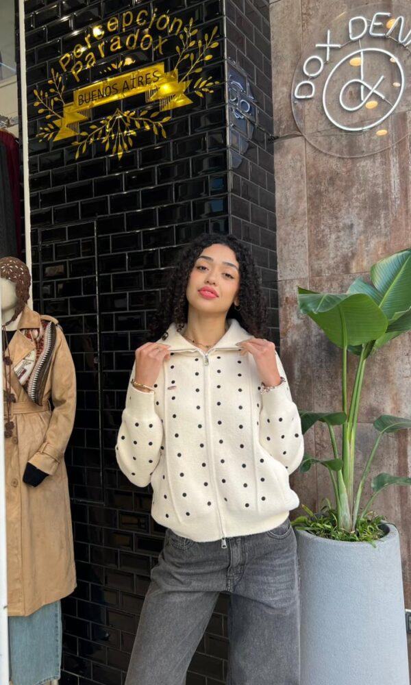 Alternative view of Campera josefina