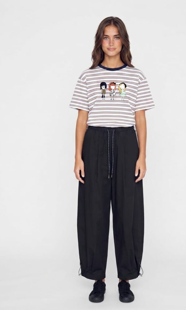 Alternative view of Remera tres chicas
