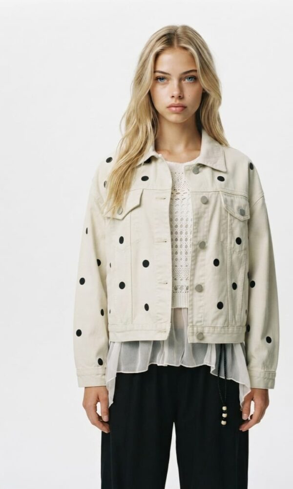 Alternative view of Campera Yuki