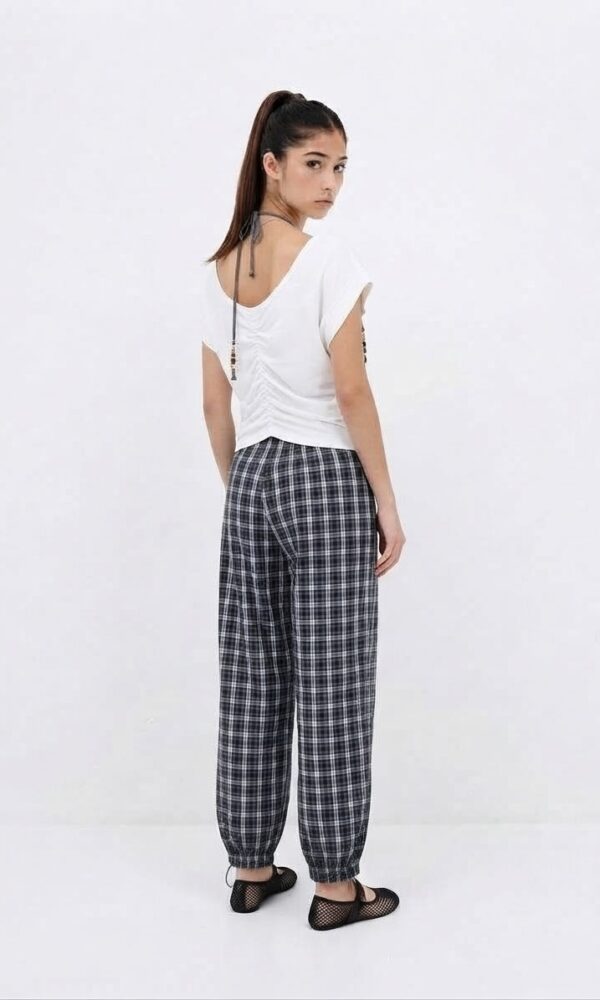 Alternative view of Remera Perla