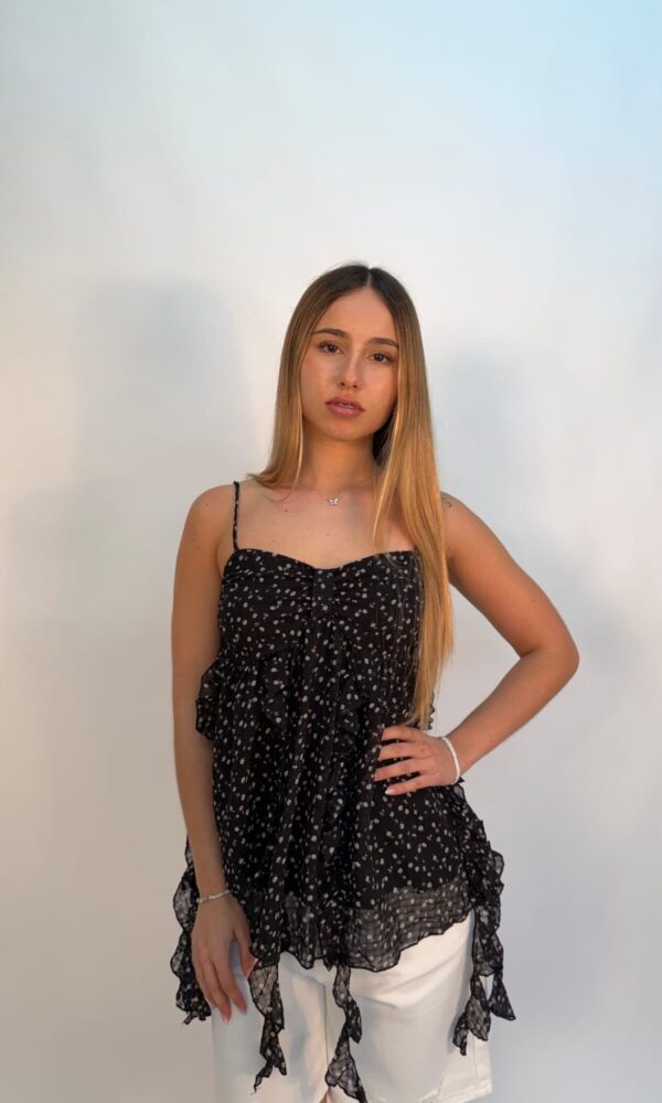 Alternative view of Top Estefania